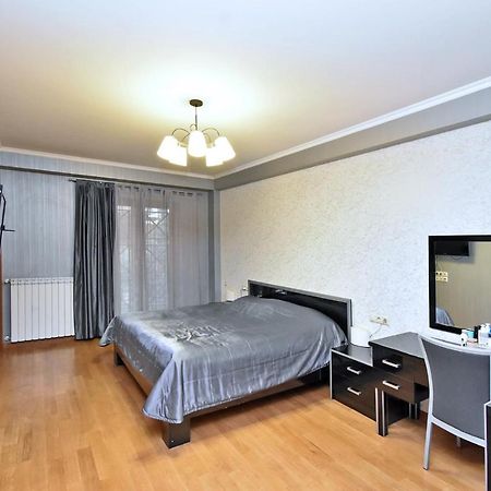 Dos Guest House Єреван Екстер'єр фото