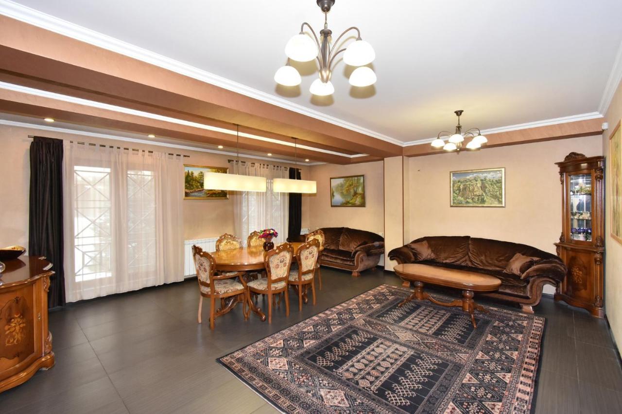 Dos Guest House Єреван Екстер'єр фото