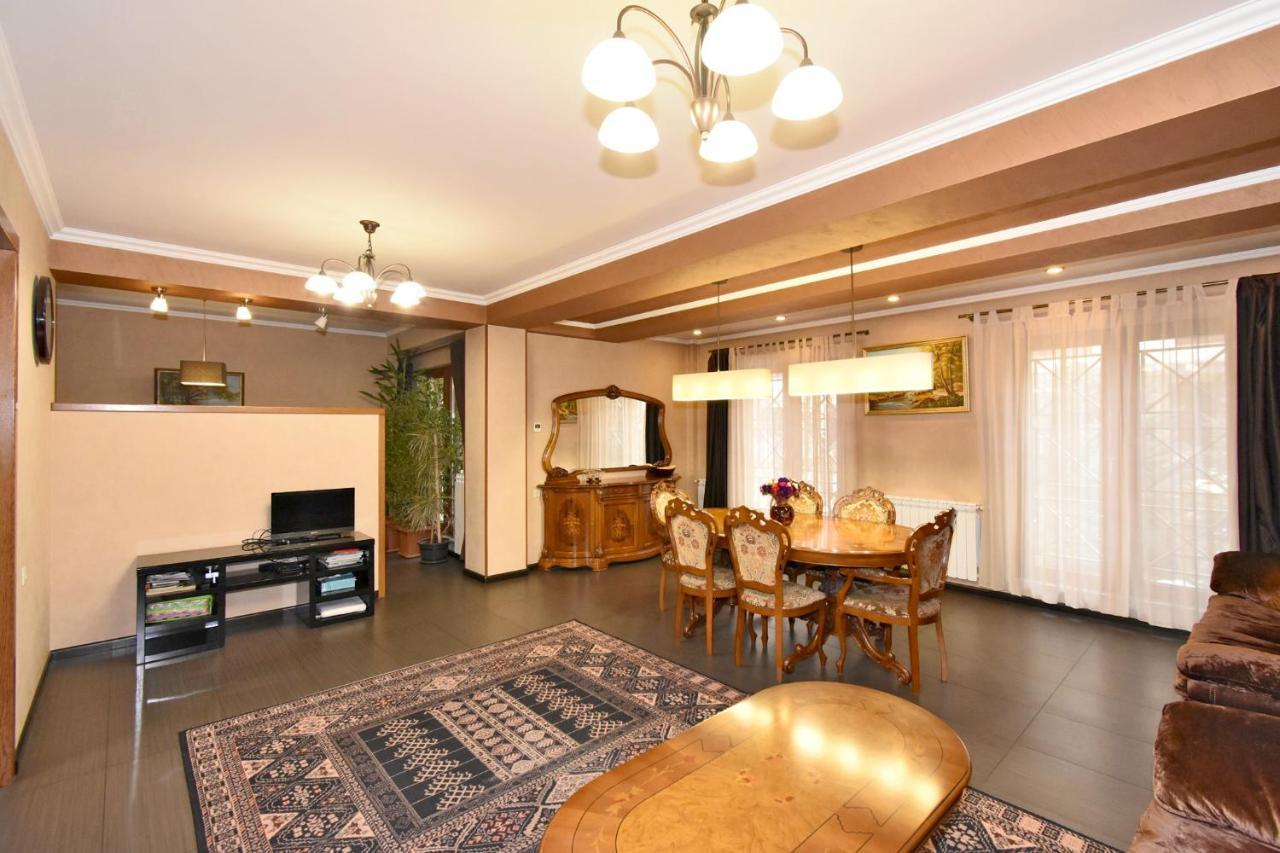 Dos Guest House Єреван Екстер'єр фото