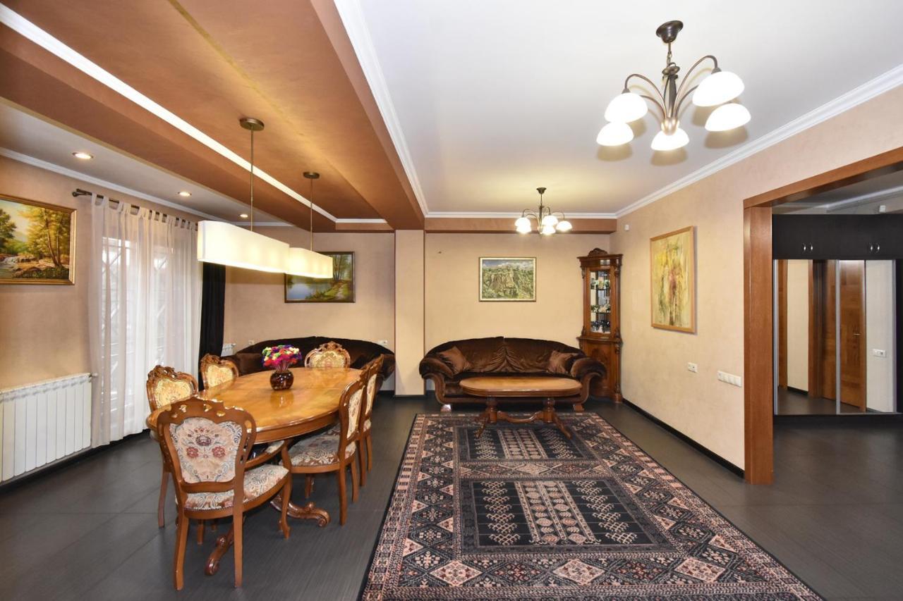 Dos Guest House Єреван Екстер'єр фото