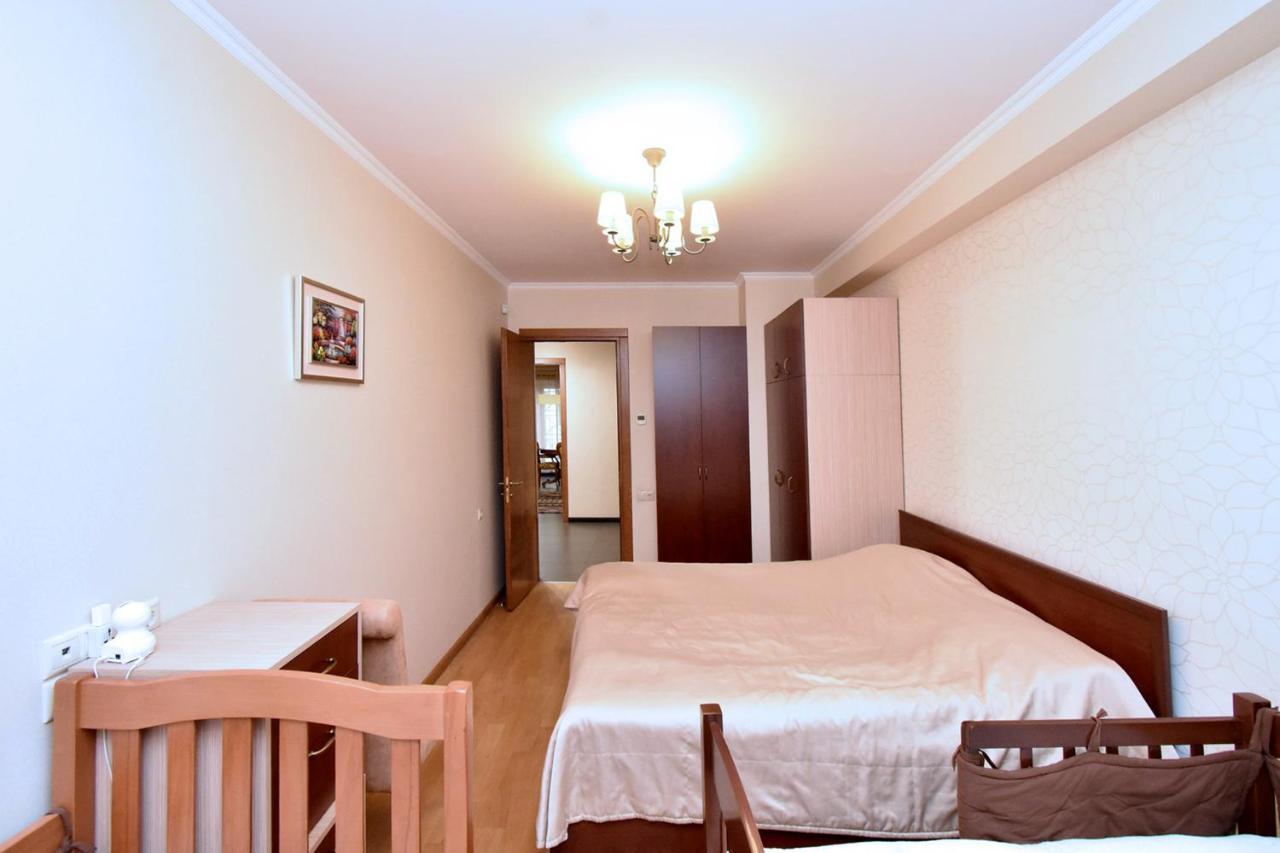 Dos Guest House Єреван Екстер'єр фото